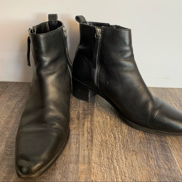 Black faux leather heeled ankle boot with silver double zipper detail - Picture 2 of 10